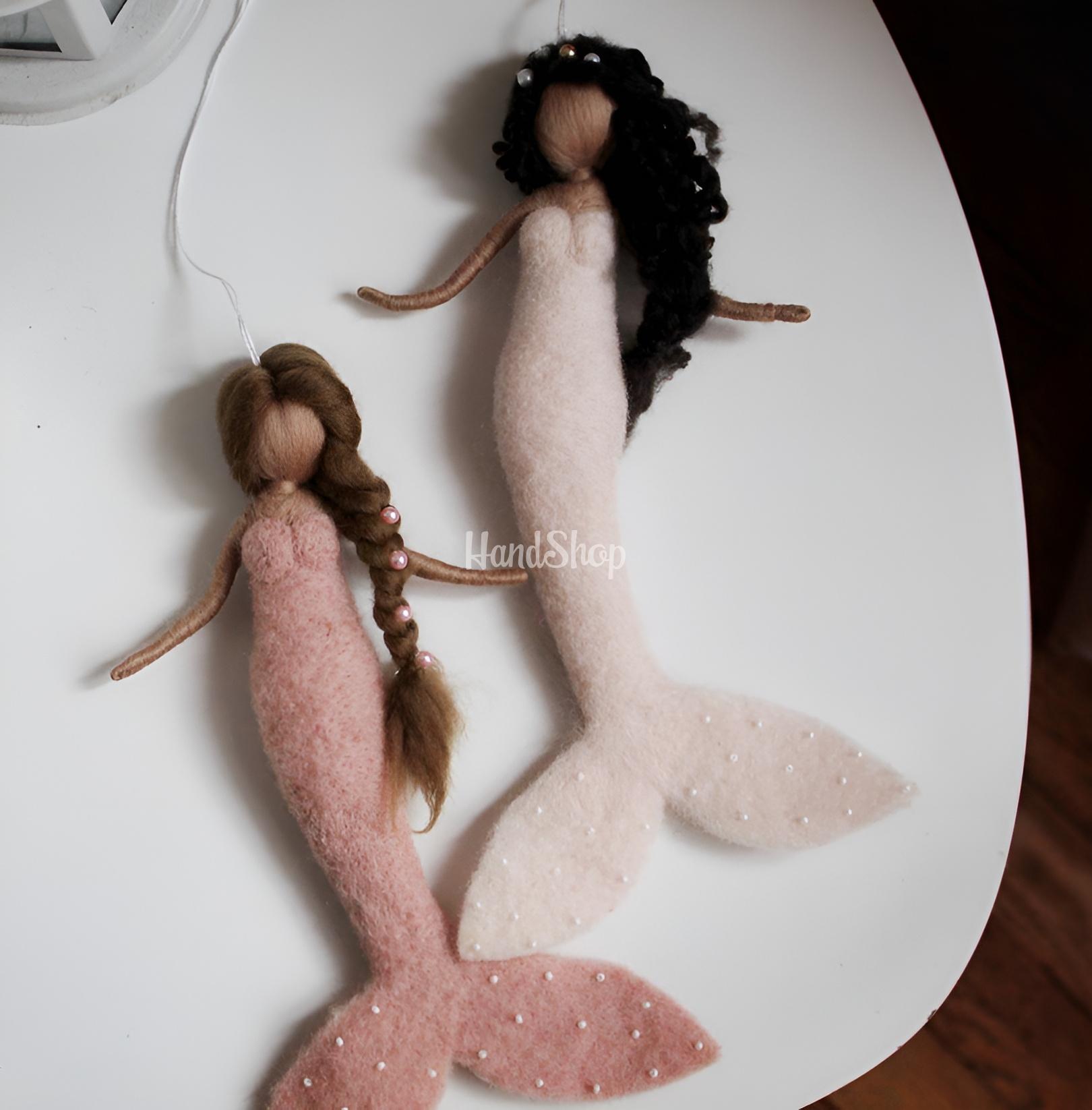 Сувенірна лялька підвіска казкова русалонька принцеса Сувенірна лялька підвіска казкова русалонька принцеса