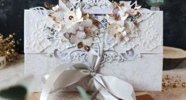 Ніжна симфонія весільного дня: конверт/листівка з квітковим декором та унікальними деталями для ваших побажань молодятам