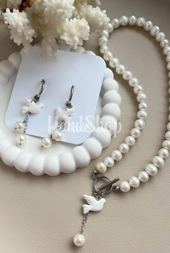 Намисто кольє річкові перли та біла голубка з полімерної глини Намисто кольє річкові перли та біла голубка з полімерної глини