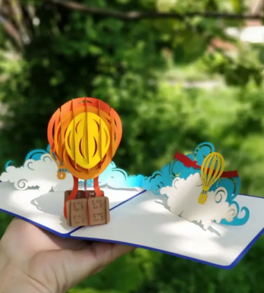 Листівка авторська дизайнерська 3d повітряні кулі
