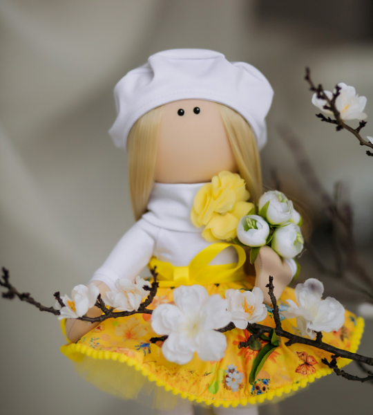 Велика ігрова текстильна лялька білявка у сукні