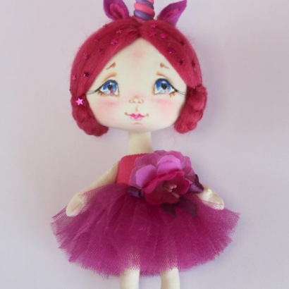 Дитяча маленька лялька єдиноріжка своїми руками у сукні