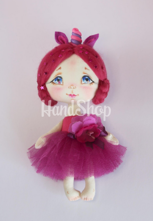Дитяча маленька лялька єдиноріжка своїми руками у сукні Дитяча маленька лялька єдиноріжка своїми руками у сукні