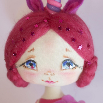 Дитяча маленька лялька єдиноріжка своїми руками у сукні