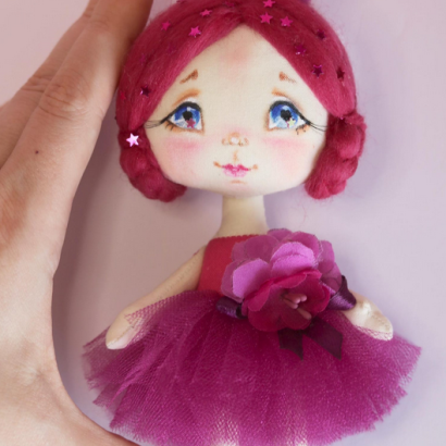 Дитяча маленька лялька єдиноріжка своїми руками у сукні