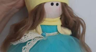 Міні-лялька-брелок маленька українка - ідеальний сувенір з України: патріотичний подарунок для будь-якої дівчинки Міні-лялька-брелок маленька українка - ідеальний сувенір з України: патріотичний подарунок для будь-якої дівчинки
