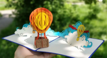 Відчуйте красу в дотиках: листівка повітряна куля – вишукана 3D ілюстрація на дизайнерському картоні