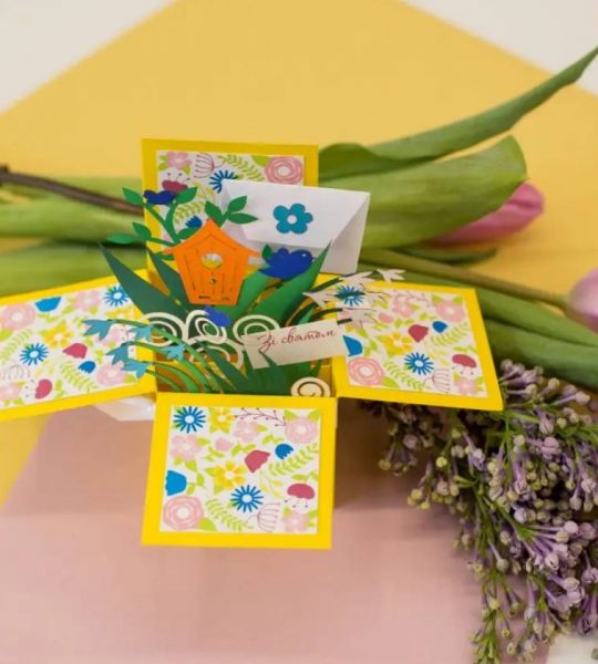 Жіноча святкова 3d листівка коробочка весняні квіти