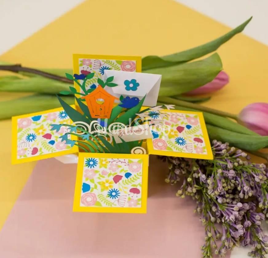 Жіноча святкова 3d листівка коробочка весняні квіти Жіноча святкова 3d листівка коробочка весняні квіти