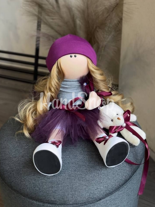 Сувенірна лялька тільда з кудрявим довгим волоссям Сувенірна лялька тільда з кудрявим довгим волоссям