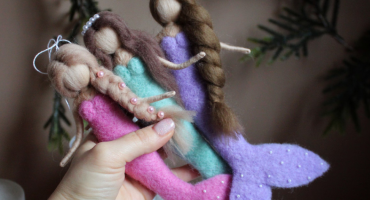Занурення у світ фантазій: дитяча лялька підвіска маленька морська принцеса русалонька
