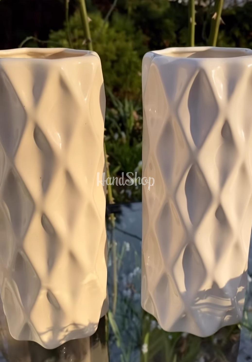 Порцелянова ваза для квітів в білому кольорі фарфор ручна робота Порцелянова ваза для квітів в білому кольорі фарфор ручна робота