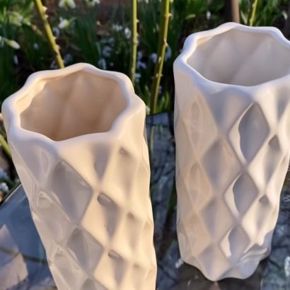Порцелянова ваза для квітів в білому кольорі фарфор ручна робота