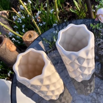 Порцелянова ваза для квітів в білому кольорі фарфор ручна робота