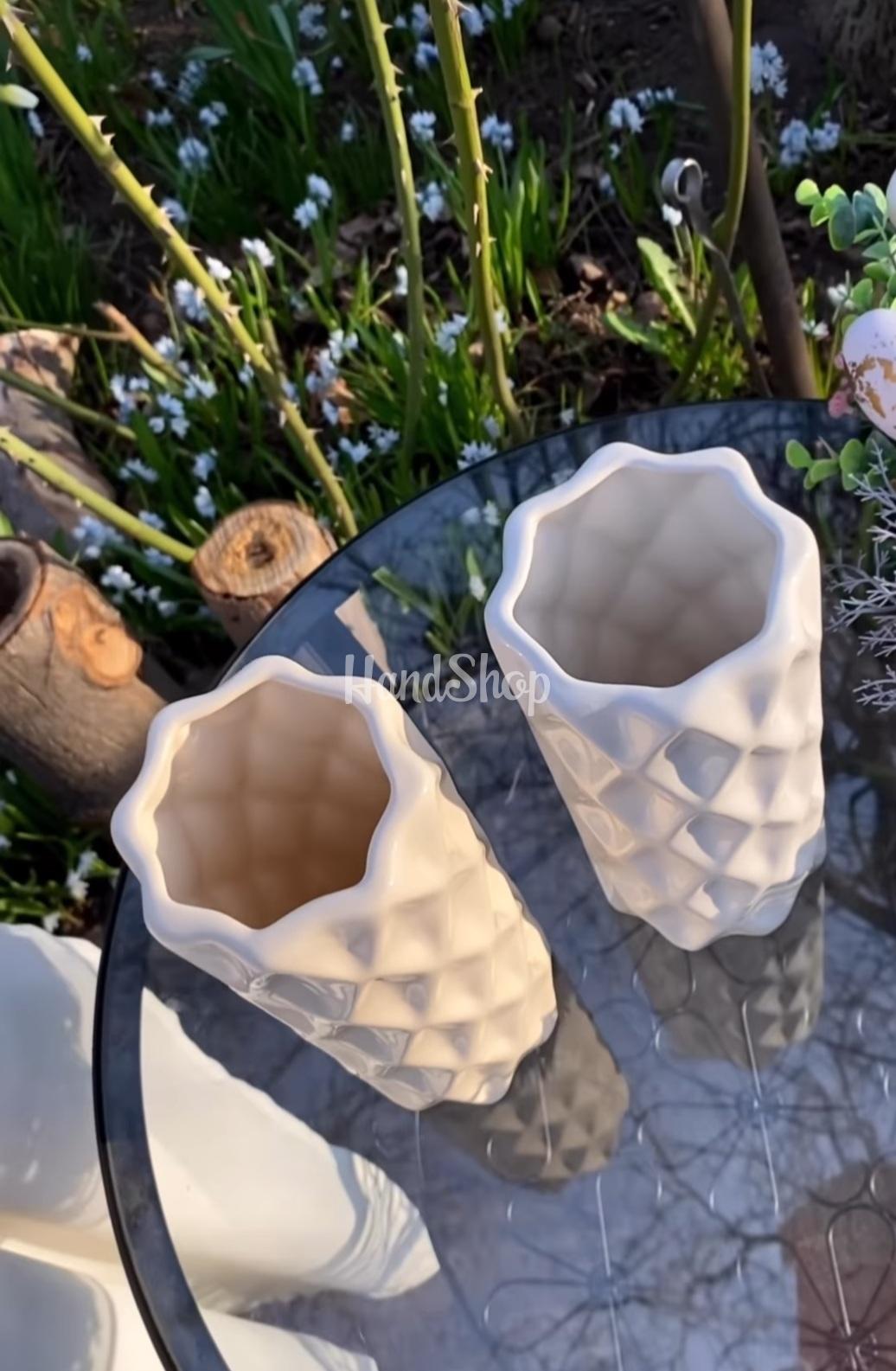 Порцелянова ваза для квітів в білому кольорі фарфор ручна робота Порцелянова ваза для квітів в білому кольорі фарфор ручна робота