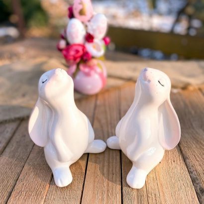 Декоративний білий порцеляновий зайчик сувенір