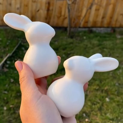 Пара маленьких білих порцелянових сувенірних зайчиків, 2 шт