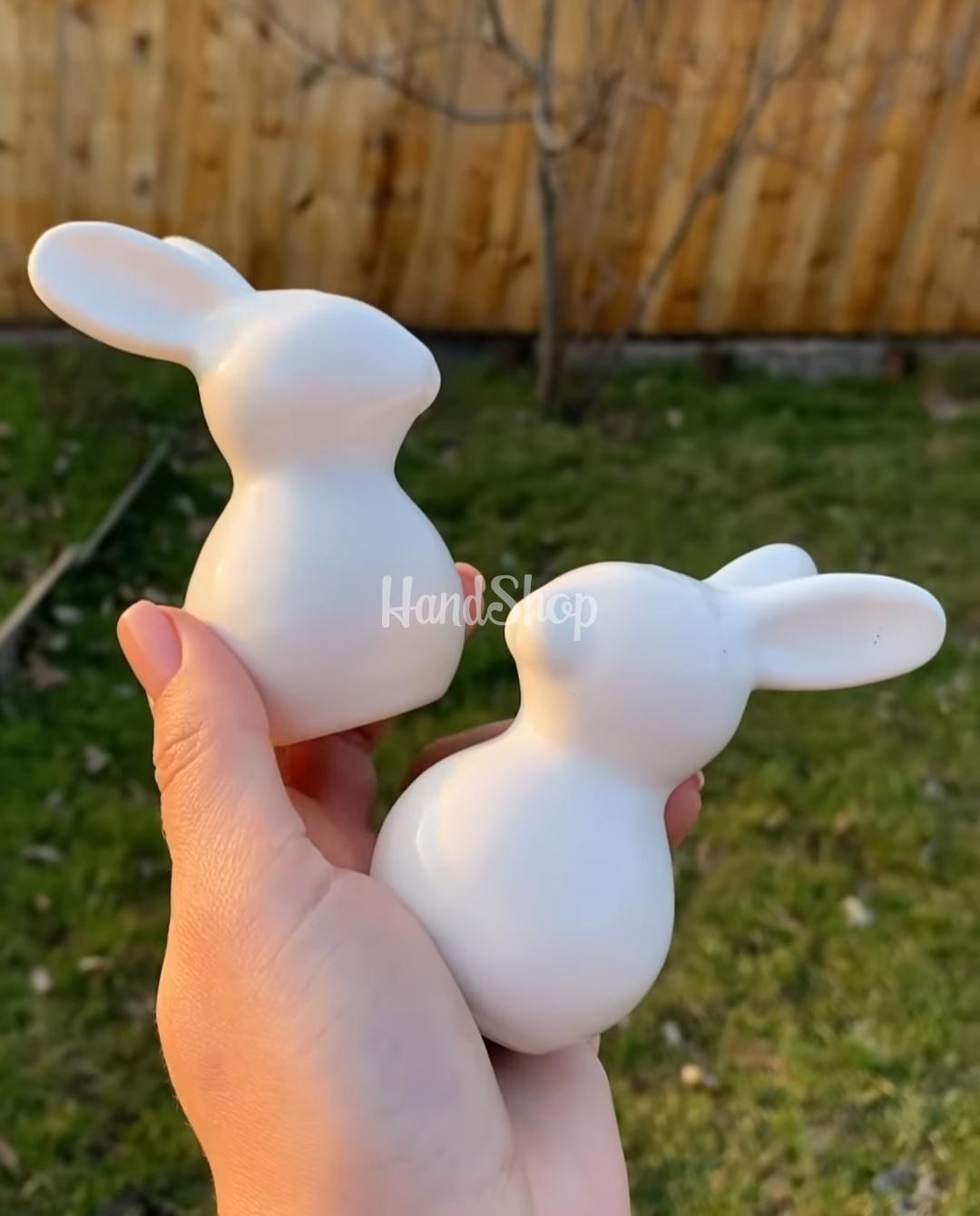 Пара маленьких білих порцелянових сувенірних зайчиків, 2 шт Пара маленьких білих порцелянових сувенірних зайчиків, 2 шт