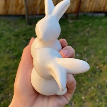 Пара маленьких білих порцелянових сувенірних зайчиків, 2 шт