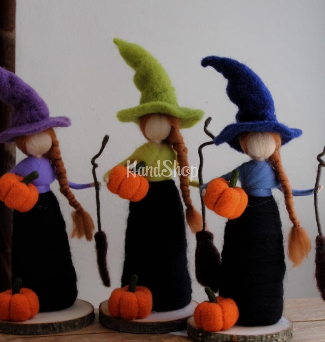 Сувенір лялька відьмочка з шерсті на Halloween Сувенір лялька відьмочка з шерсті на Halloween