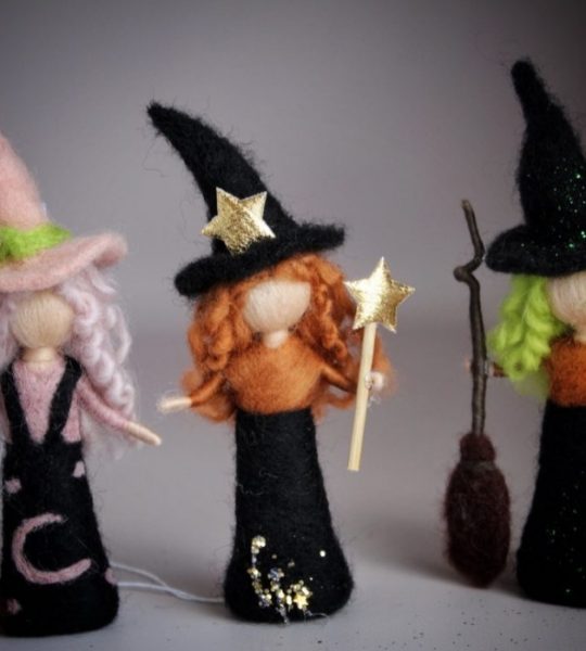 Авторська лялька відьмочка на Halloween підвіска (на вибір!)