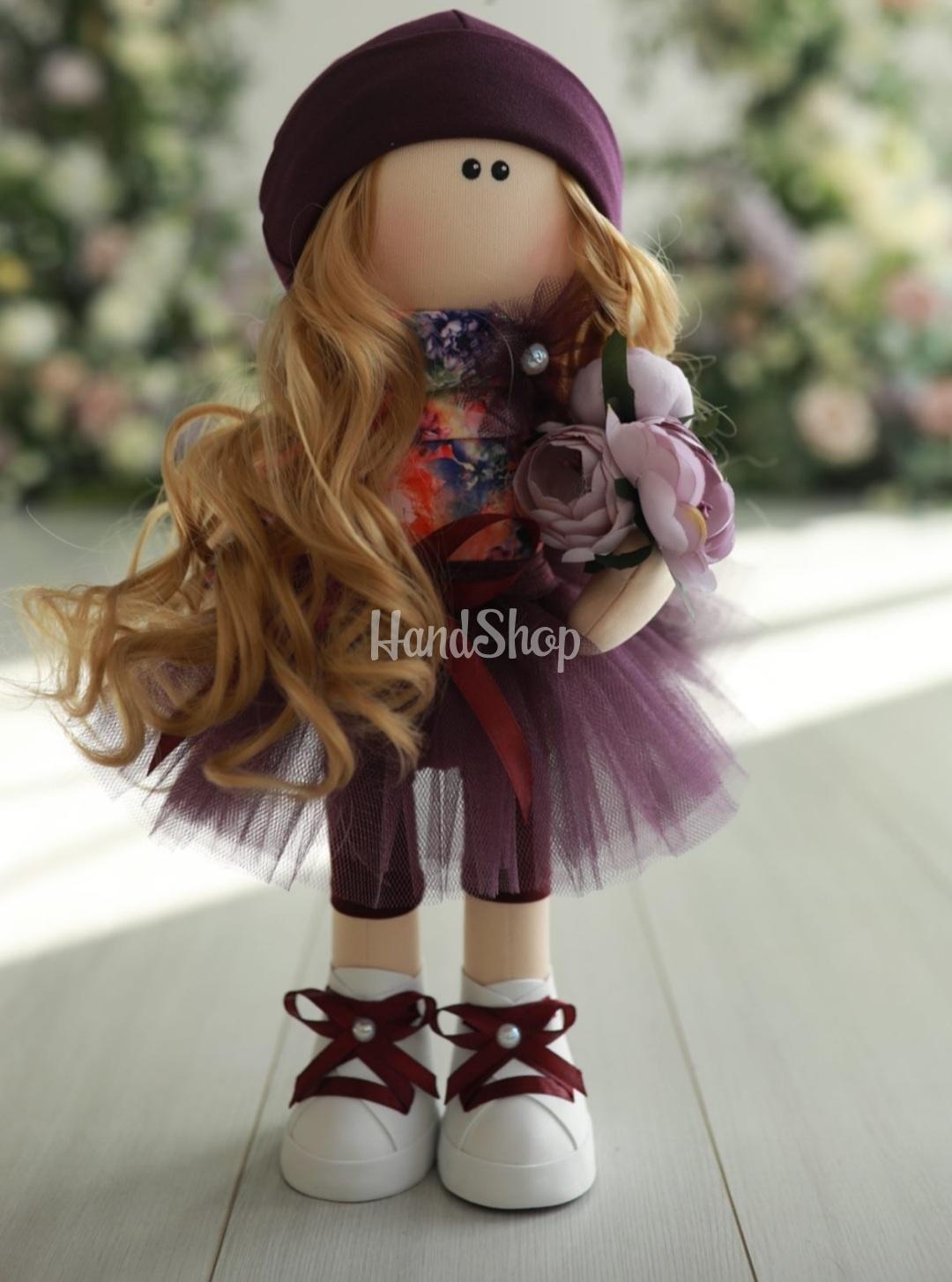 Лялька текстильна тільда з довгим волоссям та квітами Лялька текстильна тільда з довгим волоссям та квітами