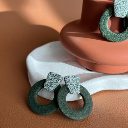 Жіночі геометричні круглі сережки з полімерної глини