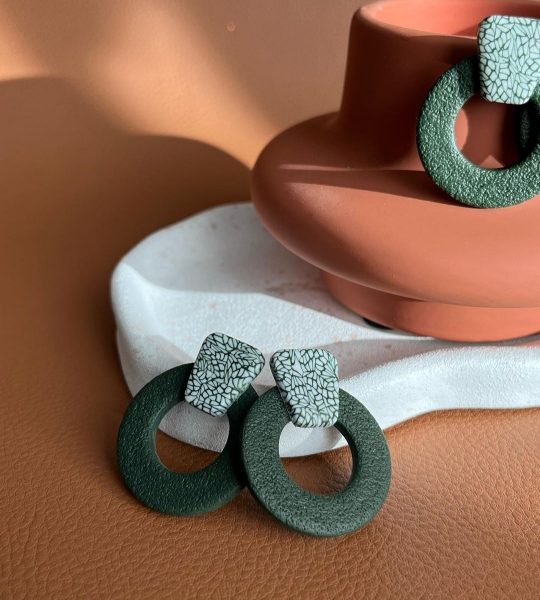 Жіночі геометричні круглі сережки з полімерної глини