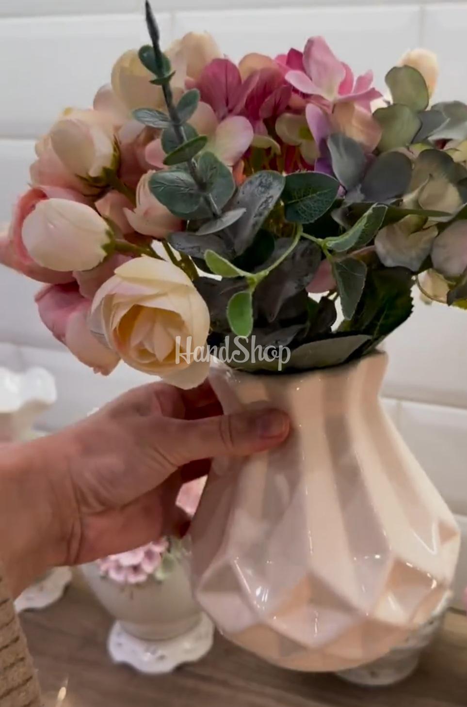 Порцелянова ваза для квітів в молочному кольорі фарфор Порцелянова ваза для квітів в молочному кольорі фарфор