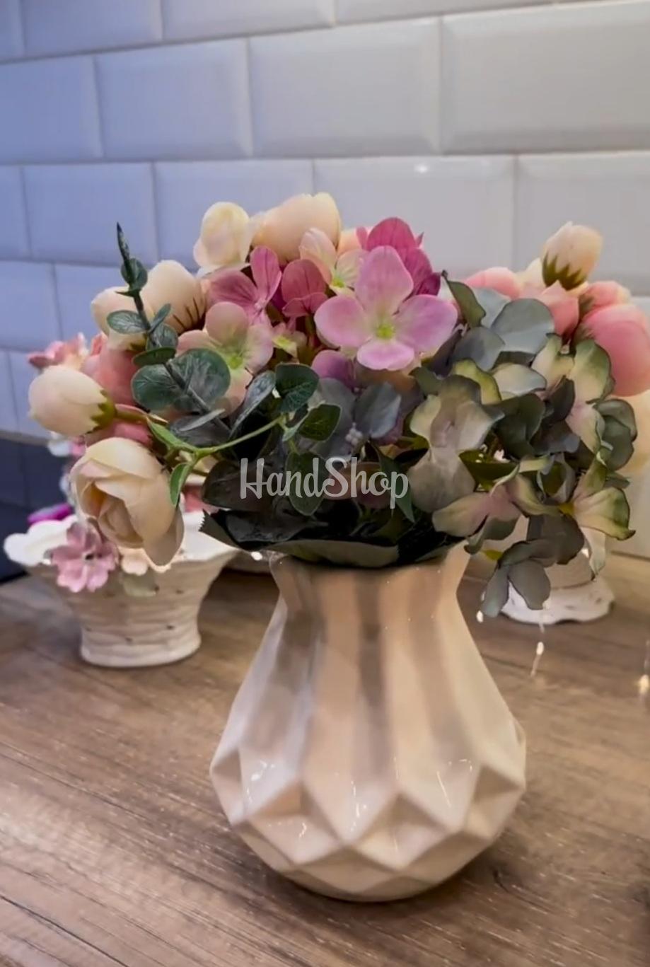 Порцелянова ваза для квітів в молочному кольорі фарфор Порцелянова ваза для квітів в молочному кольорі фарфор