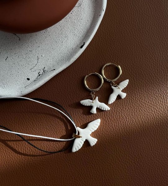 Прикраси пташки білі горлиці сережки та кулон білі глина