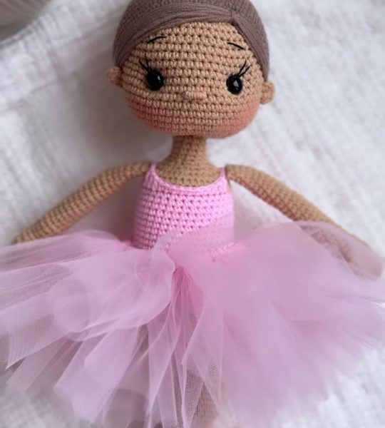 Лялька балерина в рожевих пуантах сувенірна іграшка