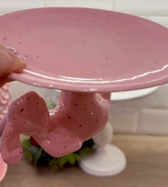 Декоративна підставка з порцеляни рожевий зайчик Великдень