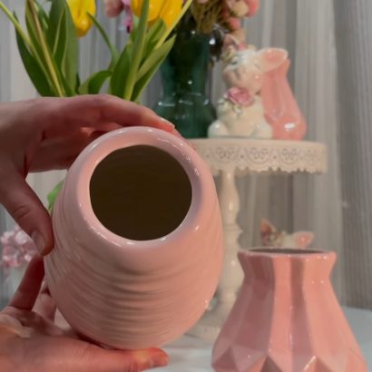 Рожева велика порцелянова ваза ручної роботи для квітів