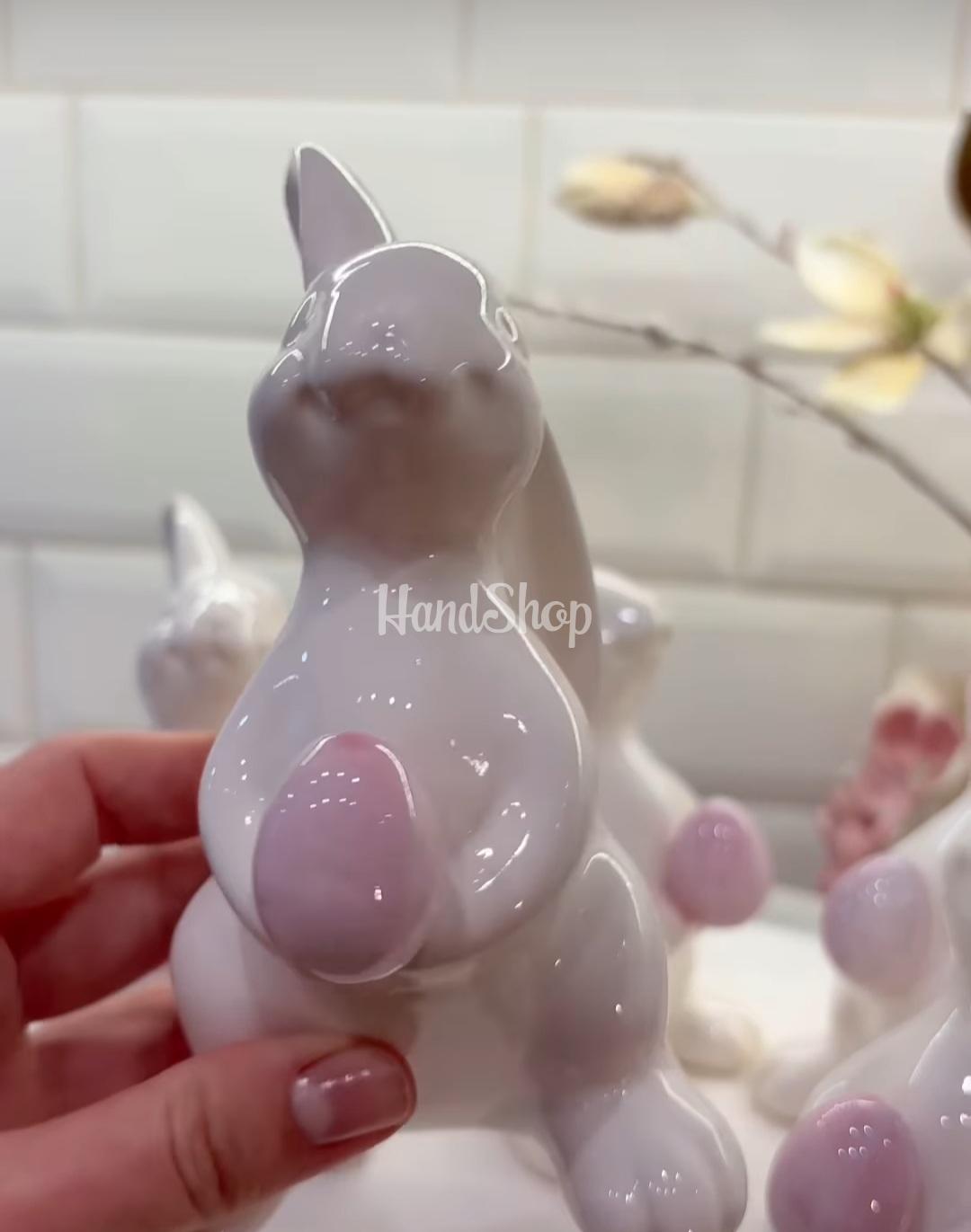 Декоративний білий порцеляновий зайчик на Великдень Декоративний білий порцеляновий зайчик на Великдень