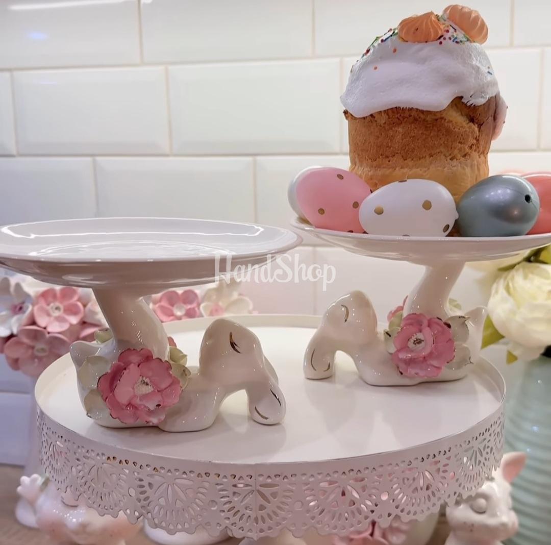 Декоративна біла підставка з порцеляни зайчик Великдень Декоративна біла підставка з порцеляни зайчик Великдень