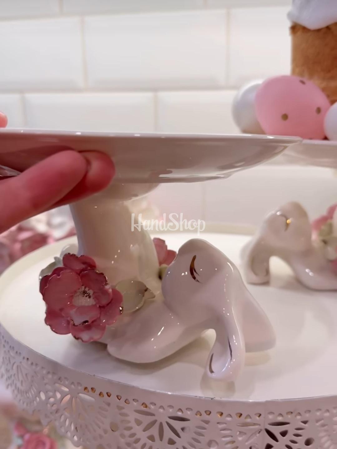 Декоративна біла підставка з порцеляни зайчик Великдень Декоративна біла підставка з порцеляни зайчик Великдень