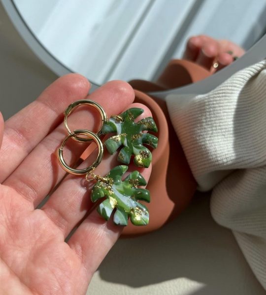 Жіночі сережки полімерна глина листя монстера