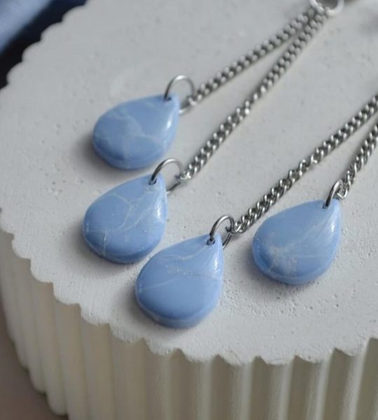 Жіночі довгі сережки блакитні краплини з глини на ланцюжку