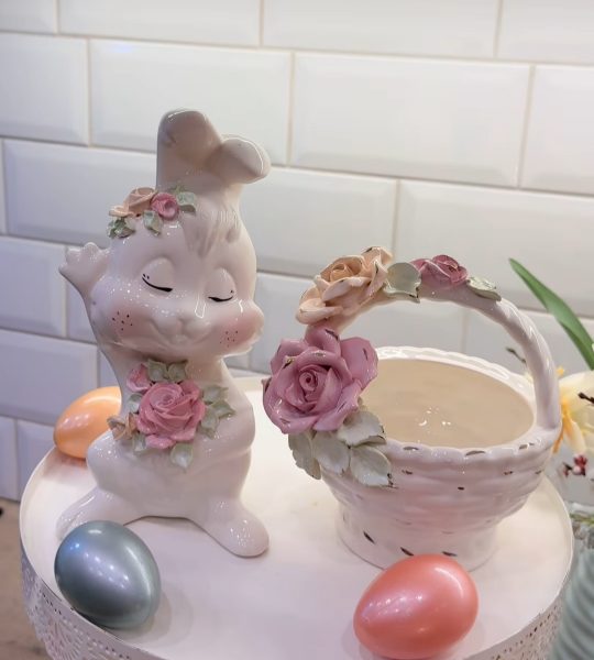 Сувенірний набір білих порцелянових зайчиків пара, 2 шт