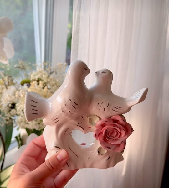 Ці порцелянові голубки ідеально підходять для подарунків на весілля, ювілеї та інші особливі події в житті