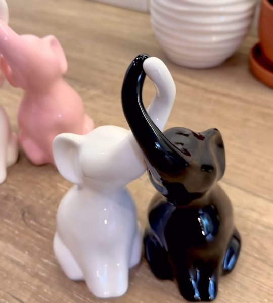 Декоративні порцелянові слоники пара наречені сувенір