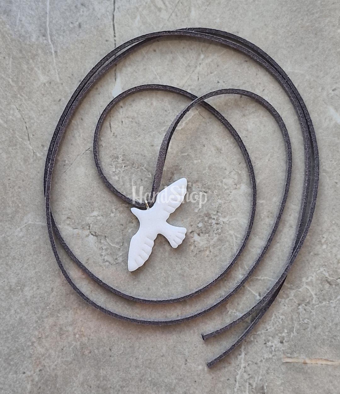 Кулон біла голубка з полімерної глини, замшевий шнур на вибір! Кулон біла голубка з полімерної глини, замшевий шнур на вибір!