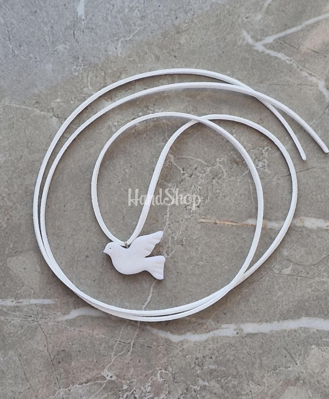 Кулон біла горлиця з полімерної глини, замшевий шнур Кулон біла горлиця з полімерної глини, замшевий шнур