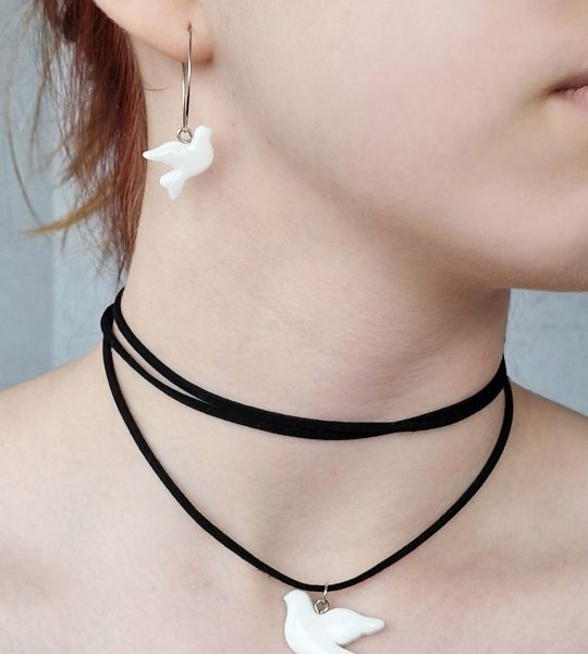 Набір сережки та кулон горлиці пташки, покриті смолою