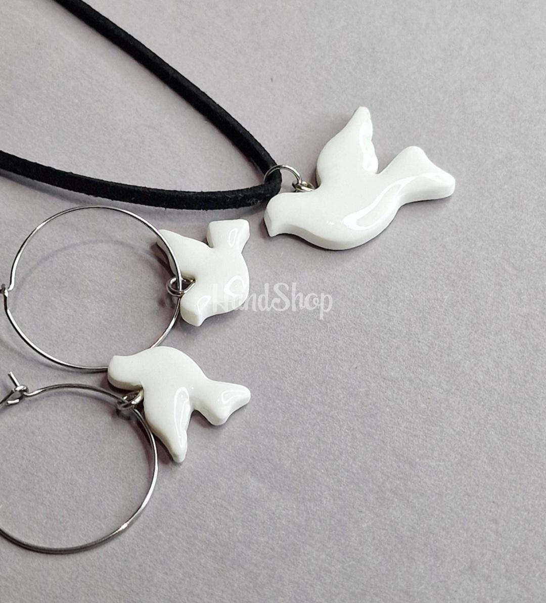 Набір сережки та кулон горлиці пташки, покриті смолою Набір сережки та кулон горлиці пташки, покриті смолою