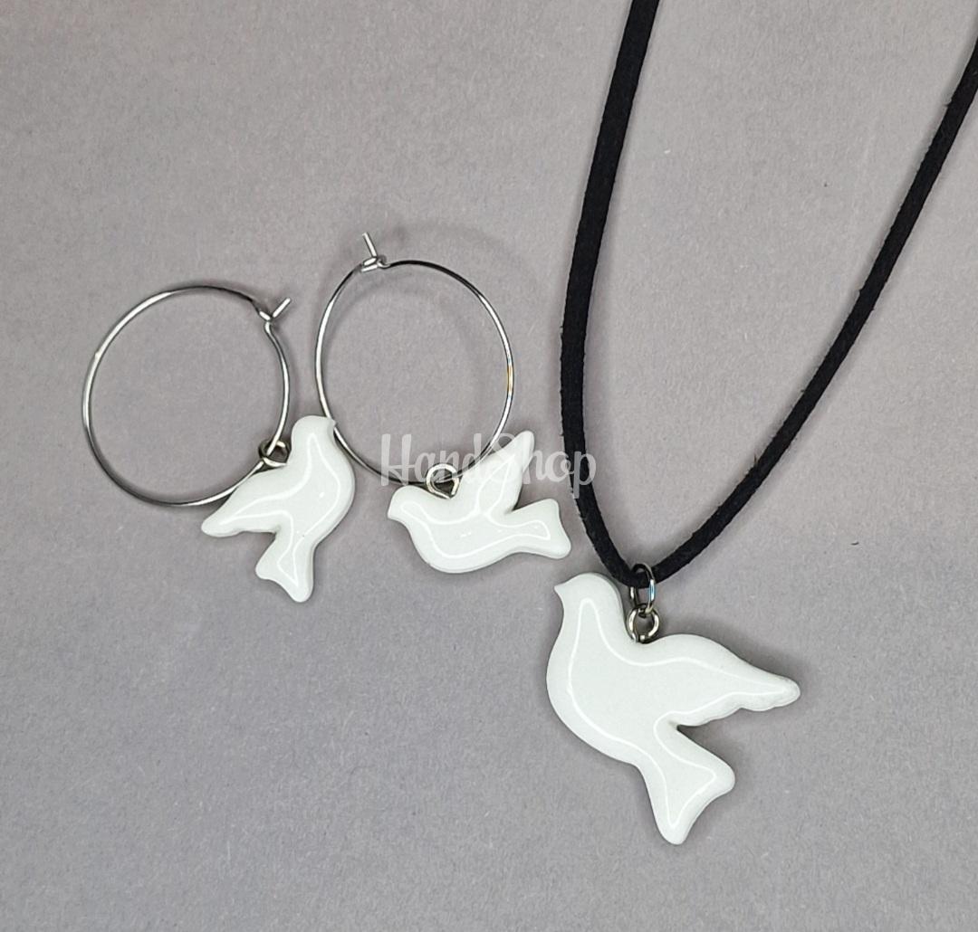 Набір сережки та кулон горлиці пташки, покриті смолою Набір сережки та кулон горлиці пташки, покриті смолою