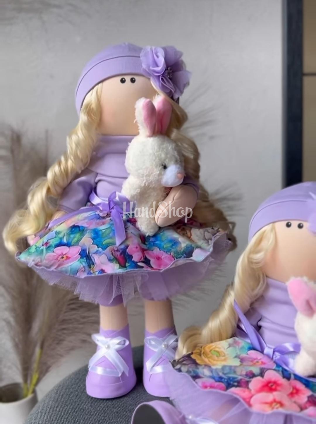 Дитяча інтер’єрна лялька з довгим білявим волоссям Дитяча інтер’єрна лялька з довгим білявим волоссям