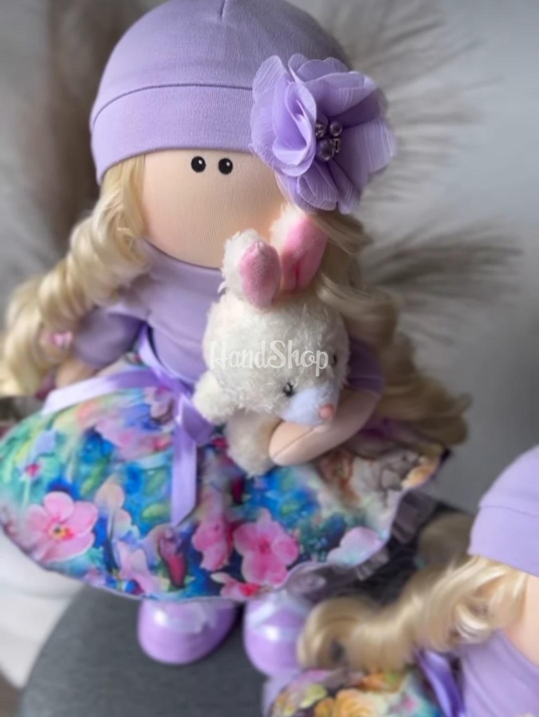 Дитяча інтер’єрна лялька з довгим білявим волоссям Дитяча інтер’єрна лялька з довгим білявим волоссям