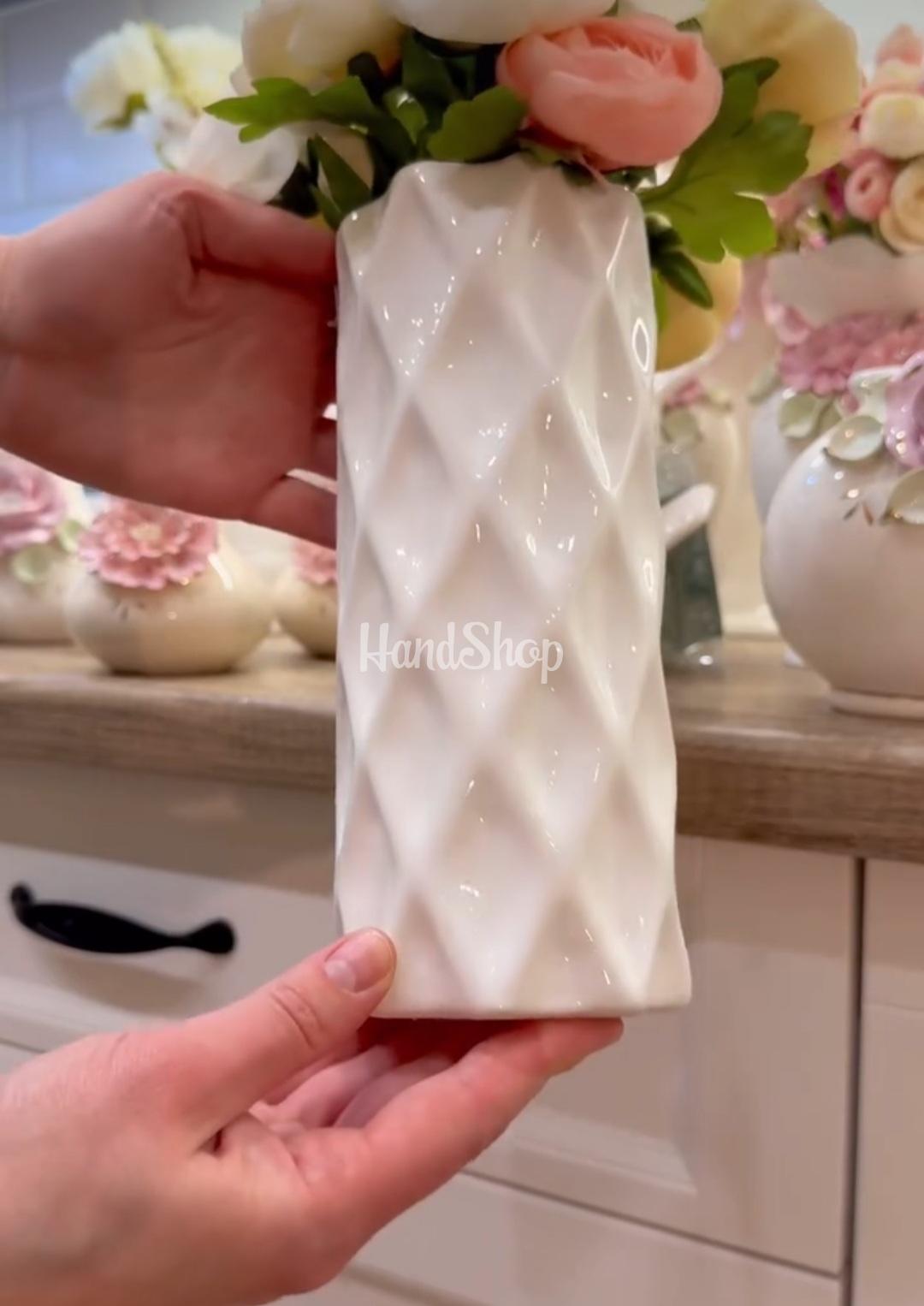 Порцелянова ваза для квітів в білому кольорі фарфор Порцелянова ваза для квітів в білому кольорі фарфор